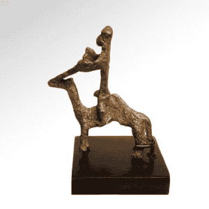 تمثال آدمي وحيواني
